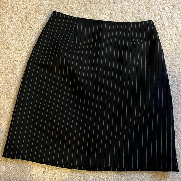 Pin stripe skirt - Picture 1 of 1